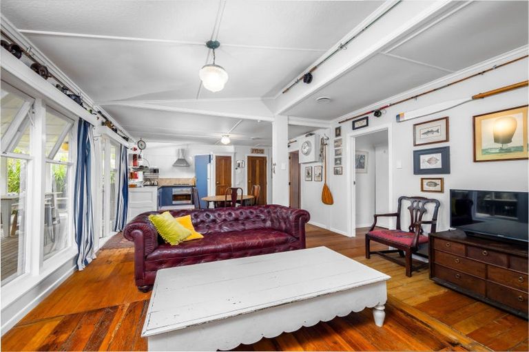 Photo of property in 30 Florance Avenue, Russell, 0202