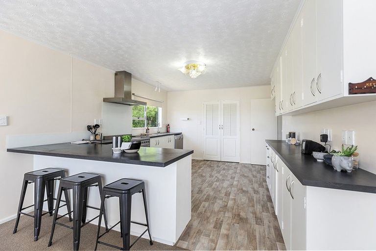 Photo of property in 99 Akaroa Drive, Maupuia, Wellington, 6022