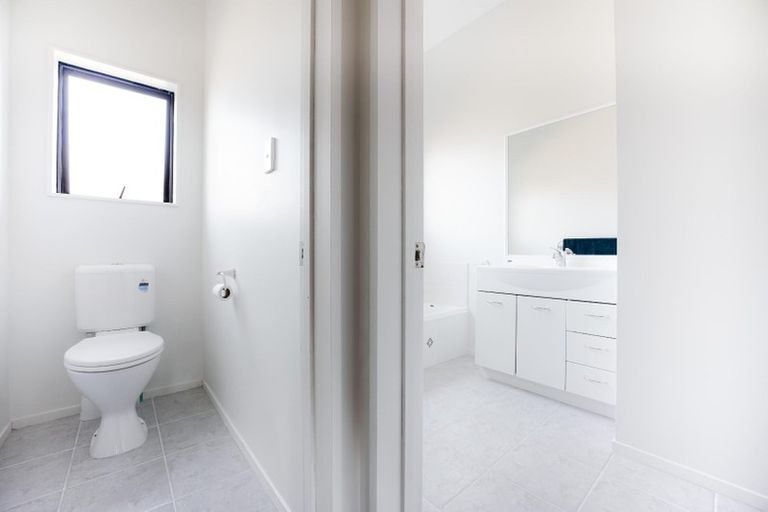 Photo of property in 38 Rivervale Grove, Stanmore Bay, Whangaparaoa, 0932