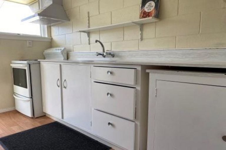 Photo of property in 2/90 Charles Street, Waltham, Christchurch, 8011