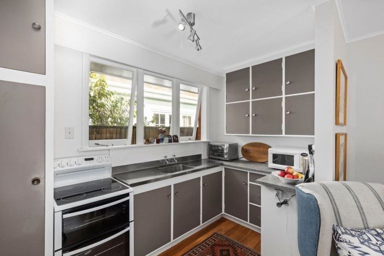 Photo of property in 3/260 Muritai Road, Eastbourne, Lower Hutt, 5013