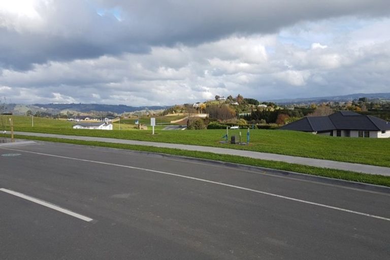 Photo of property in 18 Ridge Drive, Omokoroa, 3114