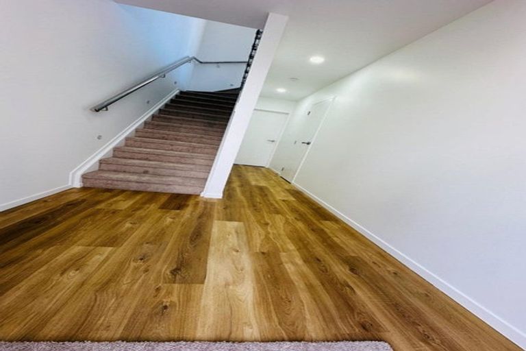 Photo of property in 1c Edwards Avenue, Henderson, Auckland, 0610