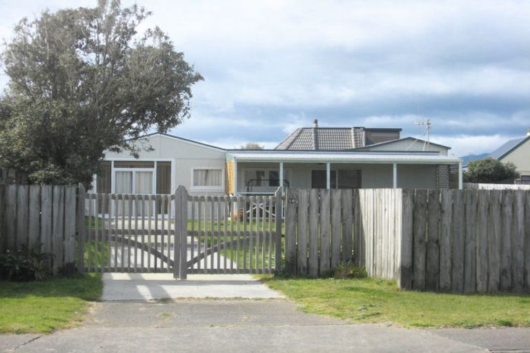 Photo of property in 16 Rua Avenue, Waitarere Beach, Levin, 5510