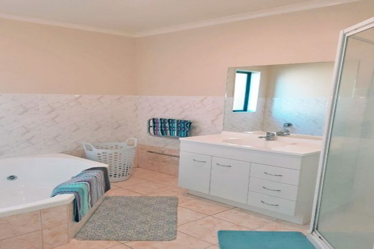 Photo of property in 19 Carnelian Court, Westgate, Auckland, 0614