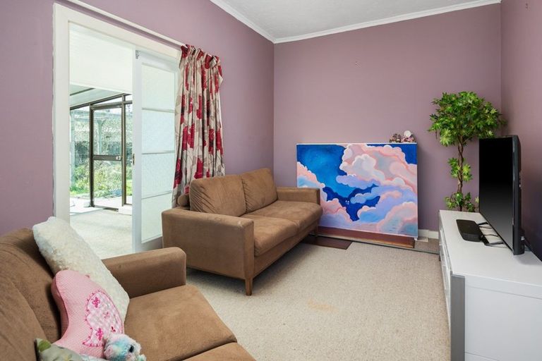 Photo of property in 11 Holdaway Street, Riversdale, Blenheim, 7201