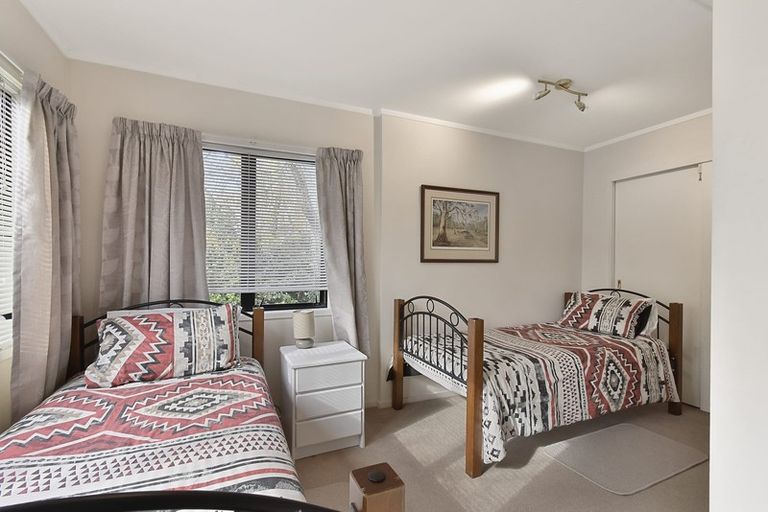 Photo of property in 1/15 Roys Road, Weymouth, Auckland, 2103