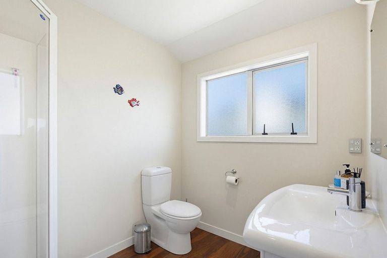 Photo of property in 60 Saint Ives Drive, Camborne, Porirua, 5026