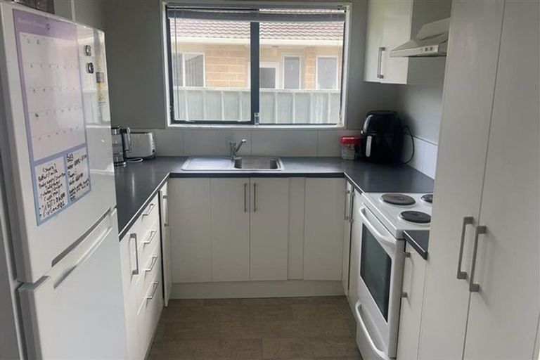 Photo of property in 36 Kirk Street, Otaki, 5512