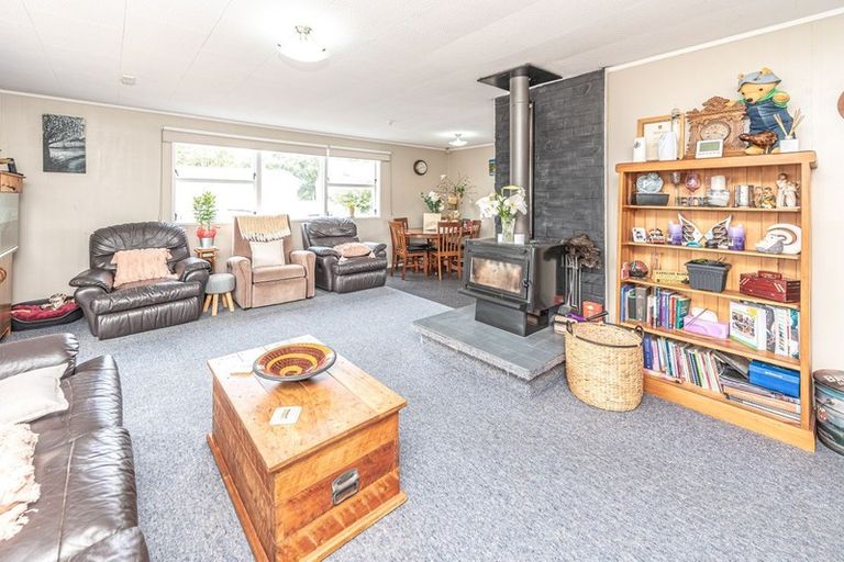 Photo of property in 181a Bridge Street, Bulls, 4818