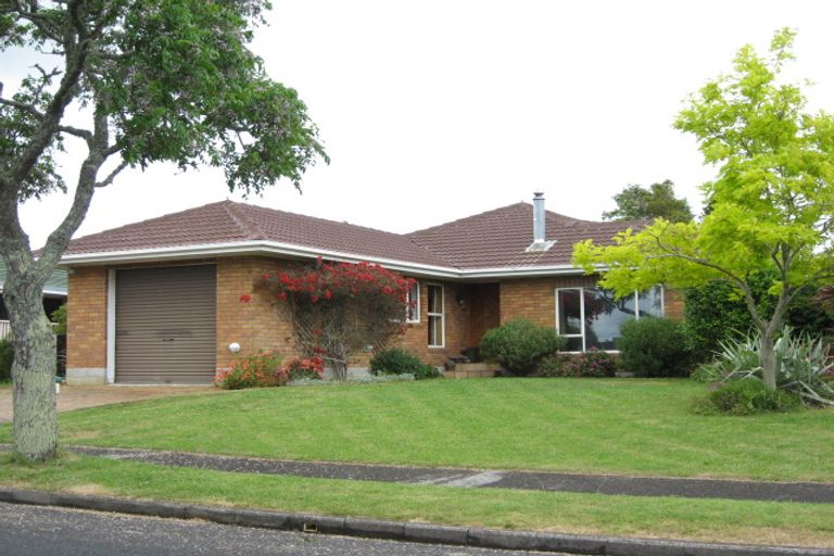 Photo of property in 56 Paterson Avenue West, Pukekohe, 2120