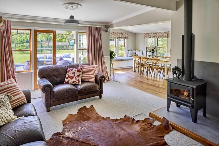 Photo of property in 280 Paekakariki Hill Road, Paekakariki Hill, Porirua, 5381