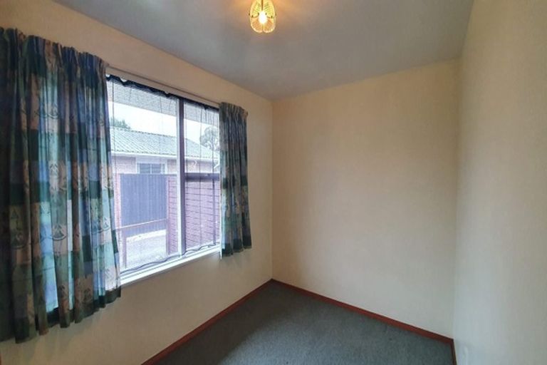 Photo of property in 2/78 Middlepark Road, Sockburn, Christchurch, 8042