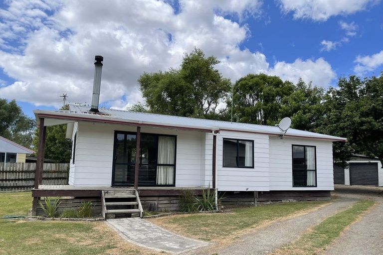 Photo of property in 30 Kowhai Street, Tokomaru, Palmerston North, 4474