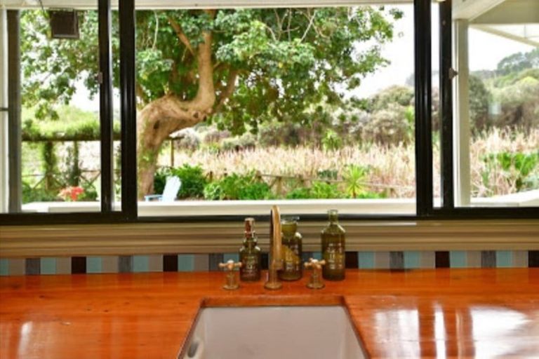 Photo of property in 420 Mangakura Road, Helensville, 0875