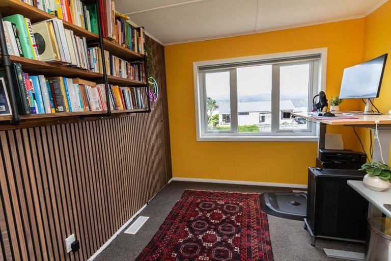 Photo of property in 8 Bowes Crescent, Strathmore Park, Wellington, 6022