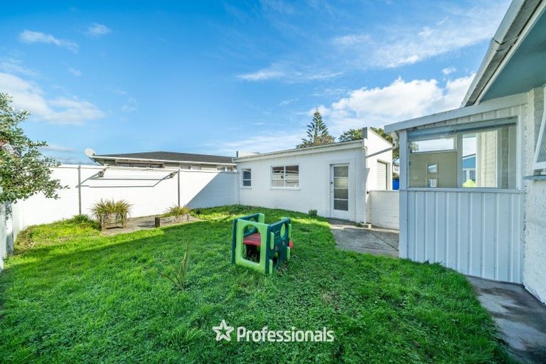 Photo of property in 19a Percy Cameron Street, Avalon, Lower Hutt, 5011