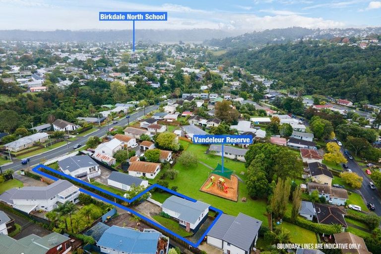 Photo of property in 137 Verbena Road, Birkdale, Auckland, 0626