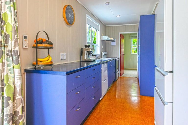 Photo of property in 103 Ocean Beach Road, Tairua, 3508