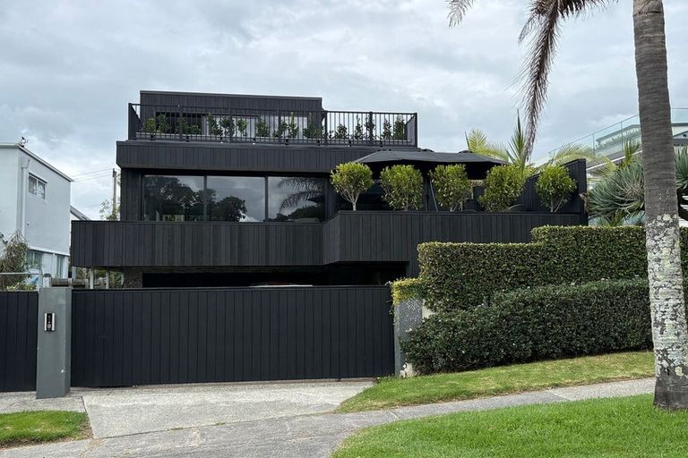 Photo of property in 15a The Strand, Takapuna, Auckland, 0622