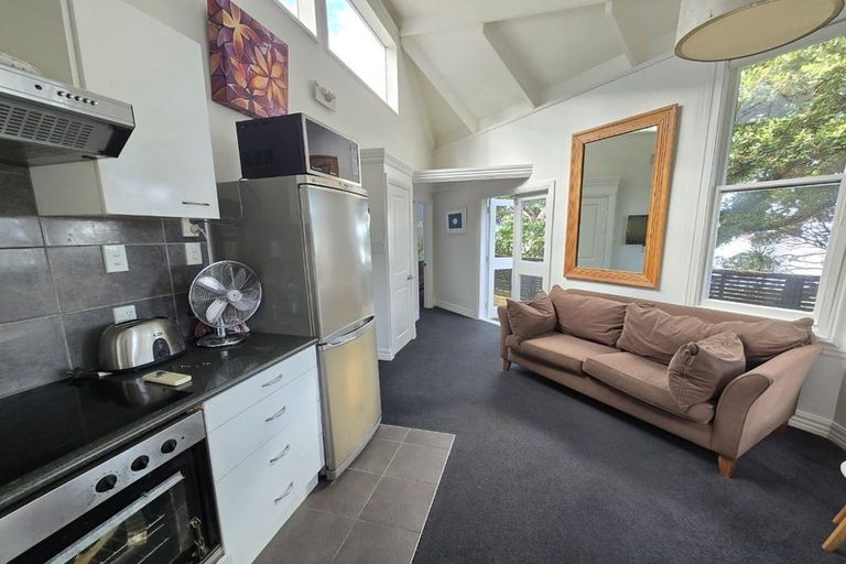 Photo of property in 4 Rangiora Avenue, Kaiwharawhara, Wellington, 6035