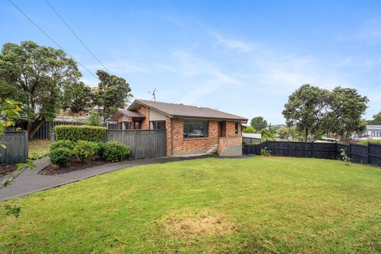 Photo of property in 37 Parkhill Road, Mellons Bay, Auckland, 2014