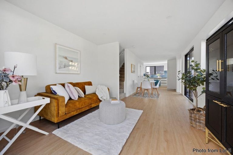 Photo of property in 3/4 Waitaki Street, Henderson, Auckland, 0612