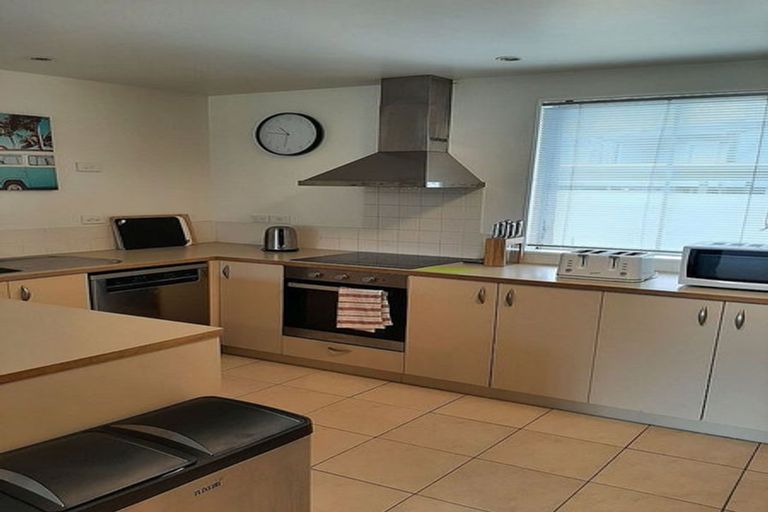 Photo of property in 2/1 Opito Way, East Tamaki, Auckland, 2013