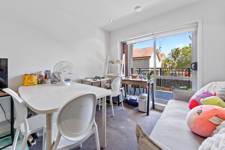 Photo of property in 10a/71 Spencer Road, Oteha, Auckland, 0632