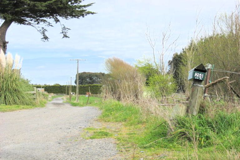 Photo of property in 24 Otaihanga Road, Otaihanga, Paraparaumu, 5036