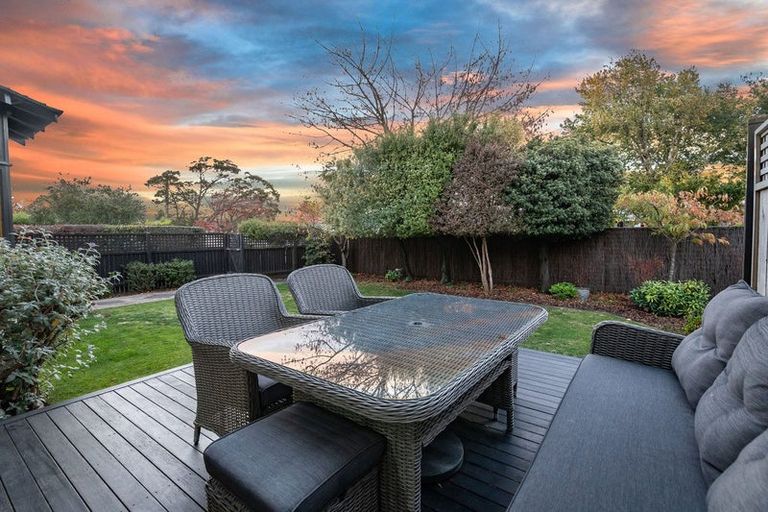 Photo of property in 102 Somerfield Street, Somerfield, Christchurch, 8024