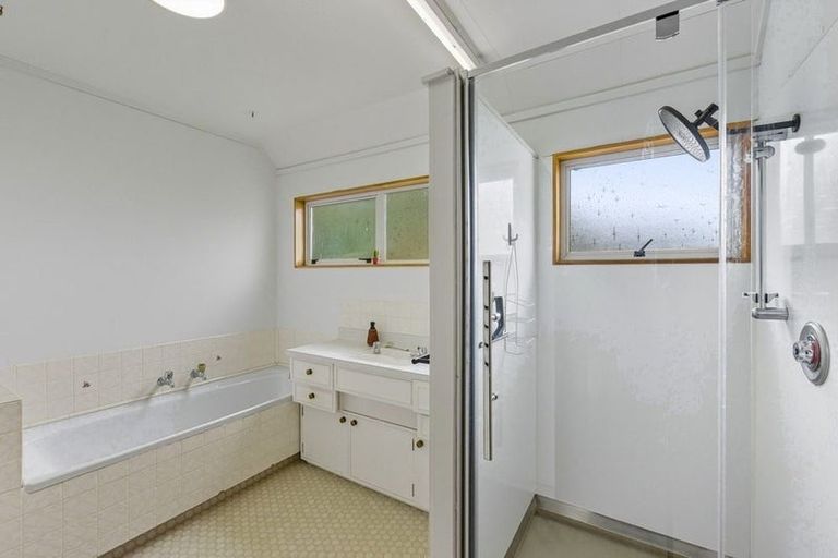 Photo of property in 335 Te Moana Road, Waikanae, 5036