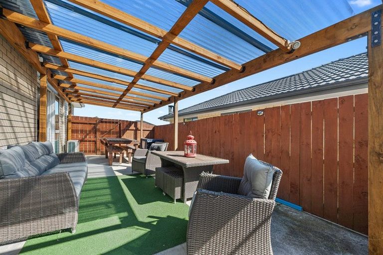 Photo of property in 5 Minerva Avenue, Helensville, 0800