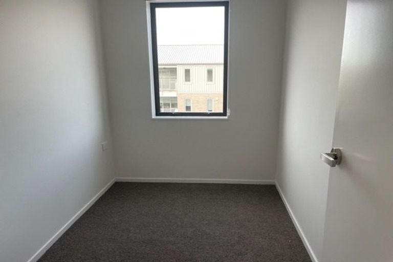 Photo of property in 201/28c Eileen Newey Place, Henderson, Auckland, 0612