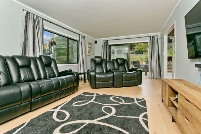 Photo of property in 81 Pemberton Avenue, Bayview, Auckland, 0629