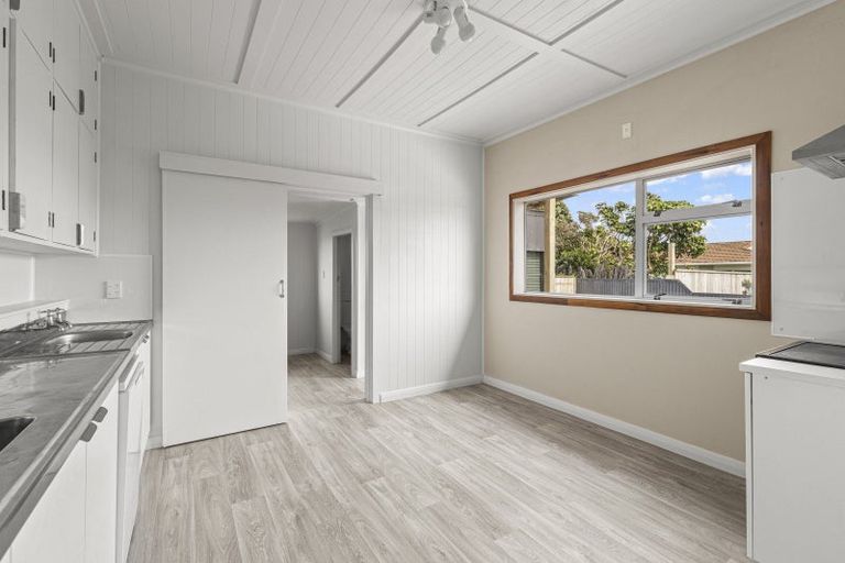 Photo of property in 3 Aratapu Street, Waitara, 4320