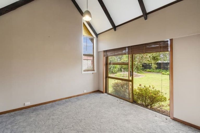 Photo of property in 88 Sturges Road, Henderson, Auckland, 0612