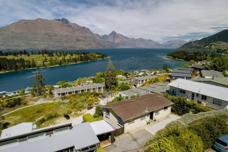 Photo of property in 5 Earnslaw Terrace, Queenstown, 9300