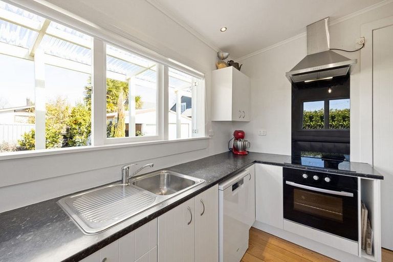 Photo of property in 31 Clare Street, Cambridge, 3434