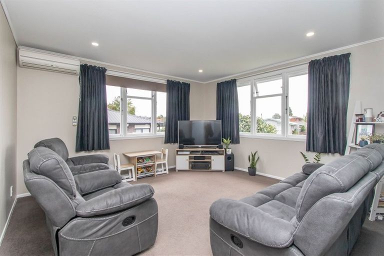 Photo of property in 5 Karaka Street, Inglewood, 4330