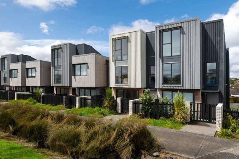 Photo of property in 83 Bearing Parade, Long Bay, Auckland, 0630