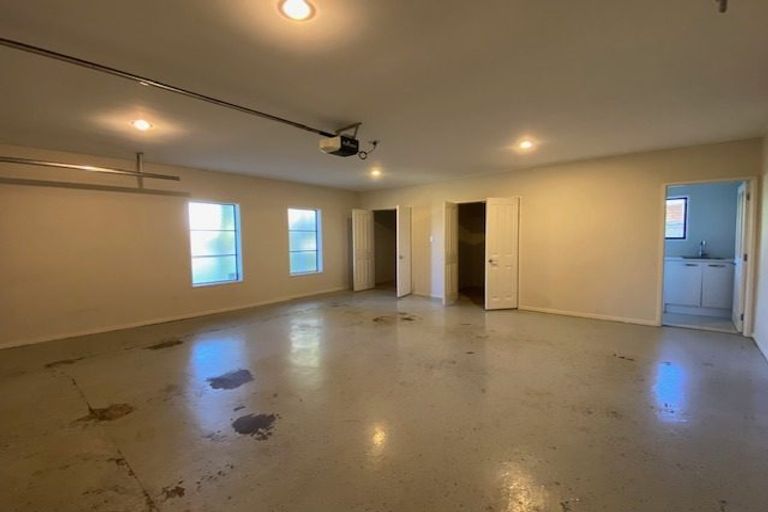 Photo of property in 5 Fielding Crescent, Farm Cove, Auckland, 2012