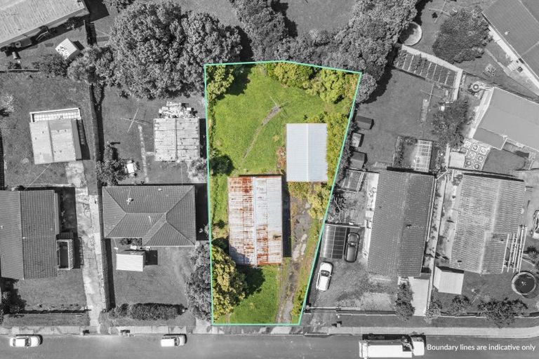 Photo of property in 5 Barnfield Place, Glendene, Auckland, 0602