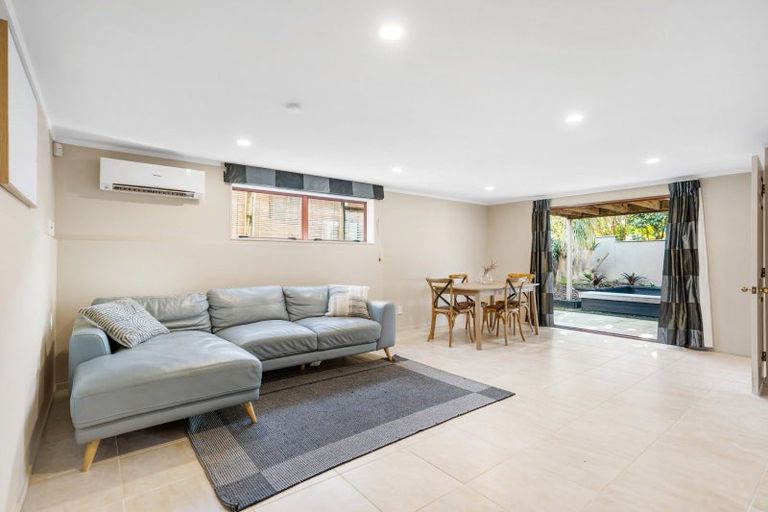 Photo of property in 13a Cliff View Drive, Green Bay, Auckland, 0604