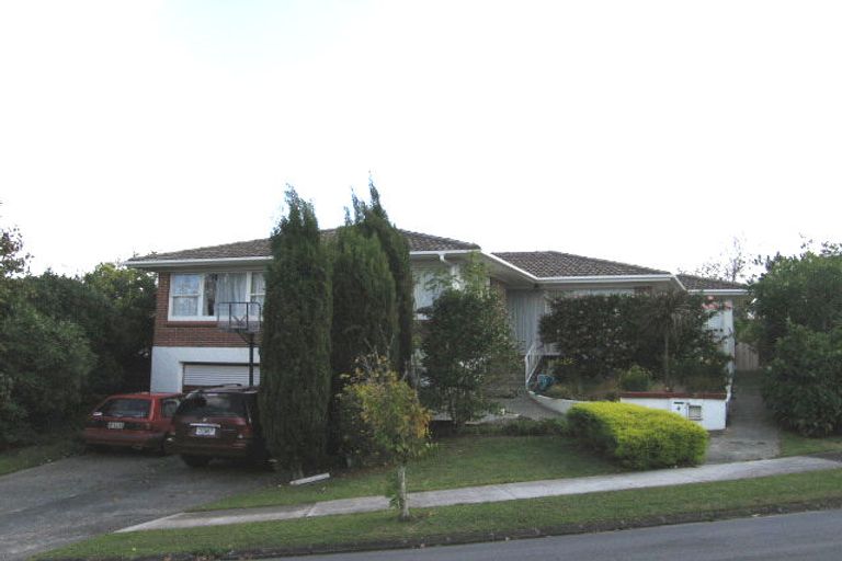 Photo of property in 4 The Rosebowl, Sunnyhills, Auckland, 2010