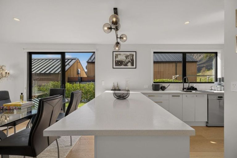 Photo of property in 25 Double Cone Road, Jacks Point, Queenstown, 9371