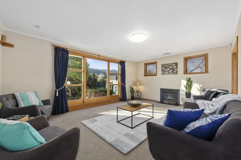 Photo of property in 100 Fraser Crescent, Elderslea, Upper Hutt, 5018