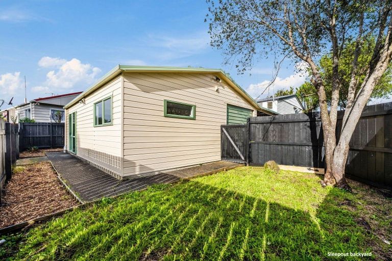 Photo of property in 1/48 Woodside Road, Massey, Auckland, 0614