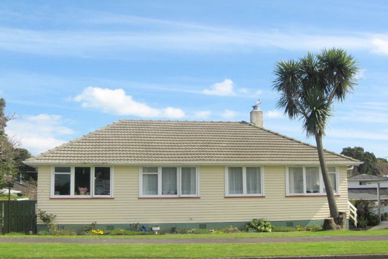 Photo of property in 45 Woodleigh Street, Frankleigh Park, New Plymouth, 4310