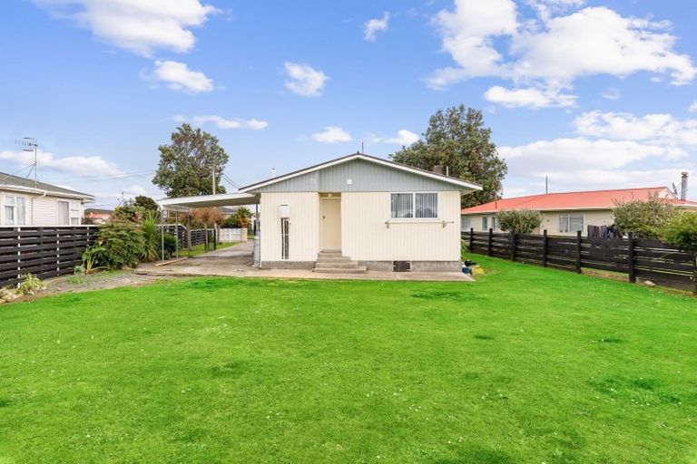 Photo of property in 14 Grenville Street, Levin, 5510